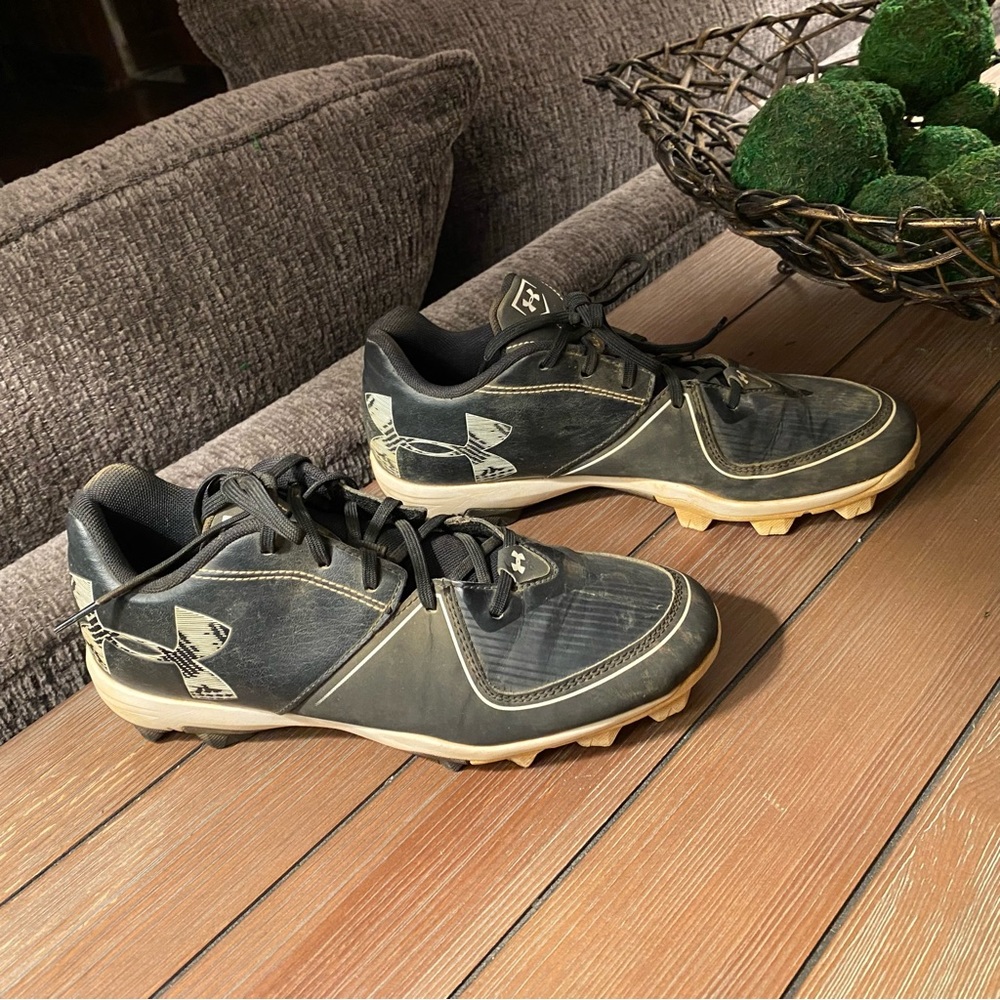 Under Armour Ladies cleats